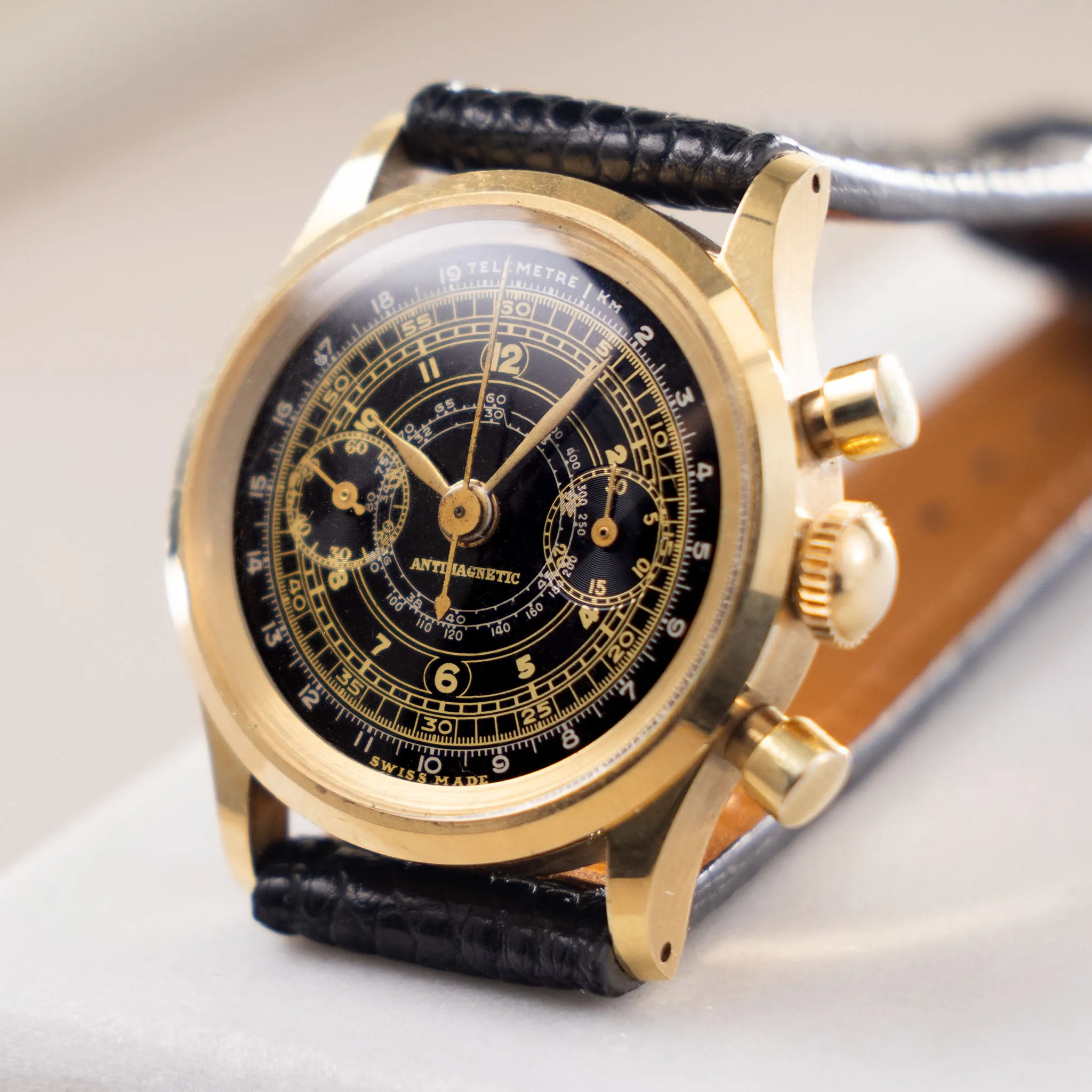 Anonymous Baby Chronograph 18k Yellow Gold Gilt Dial Valjoux 69