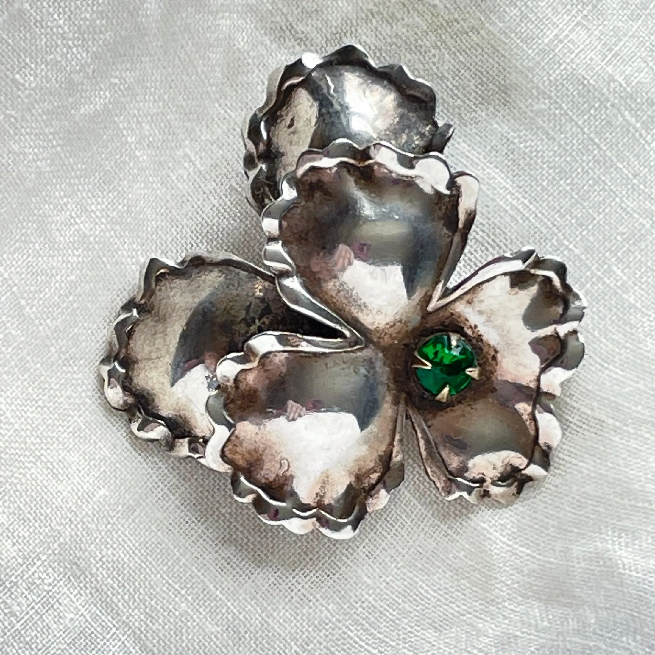 Vintage 40s Small Sterling Silver Flower Brooch