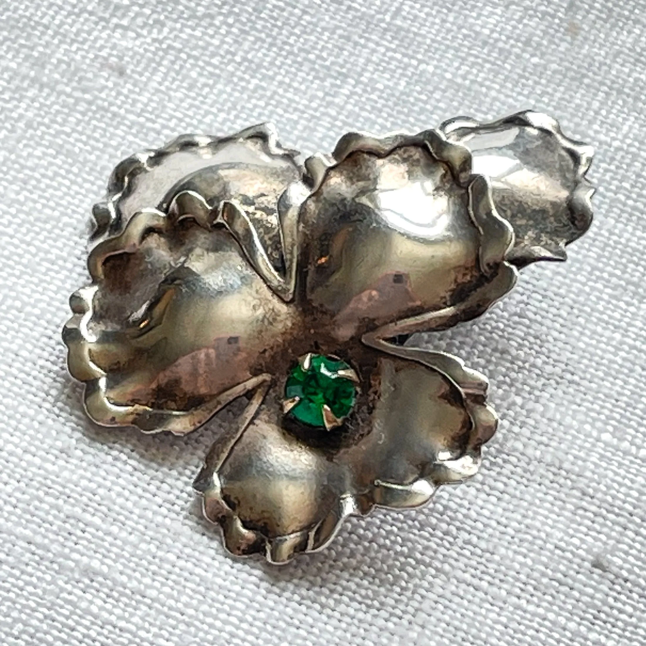 Vintage 40s Small Sterling Silver Flower Brooch