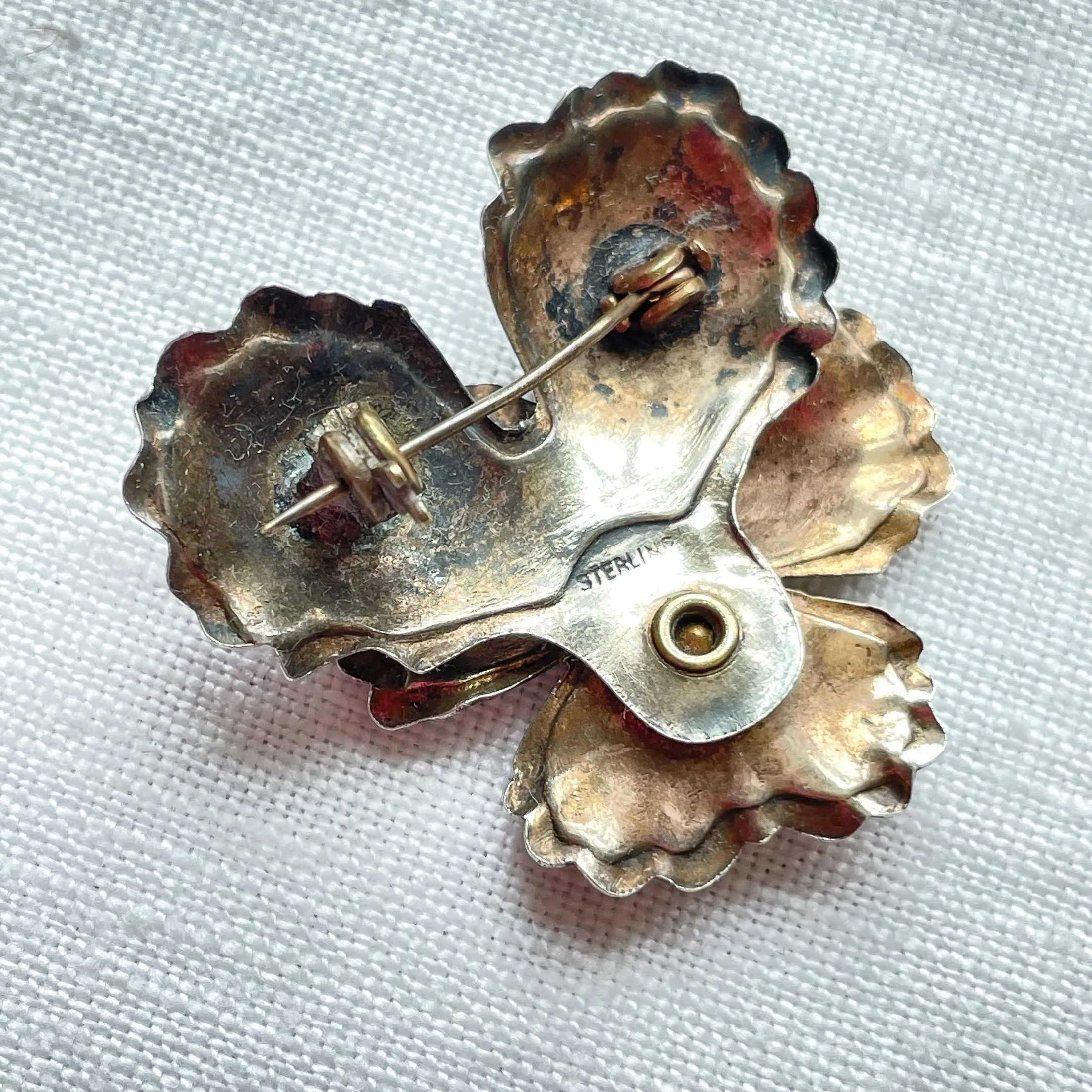 Vintage 40s Small Sterling Silver Flower Brooch